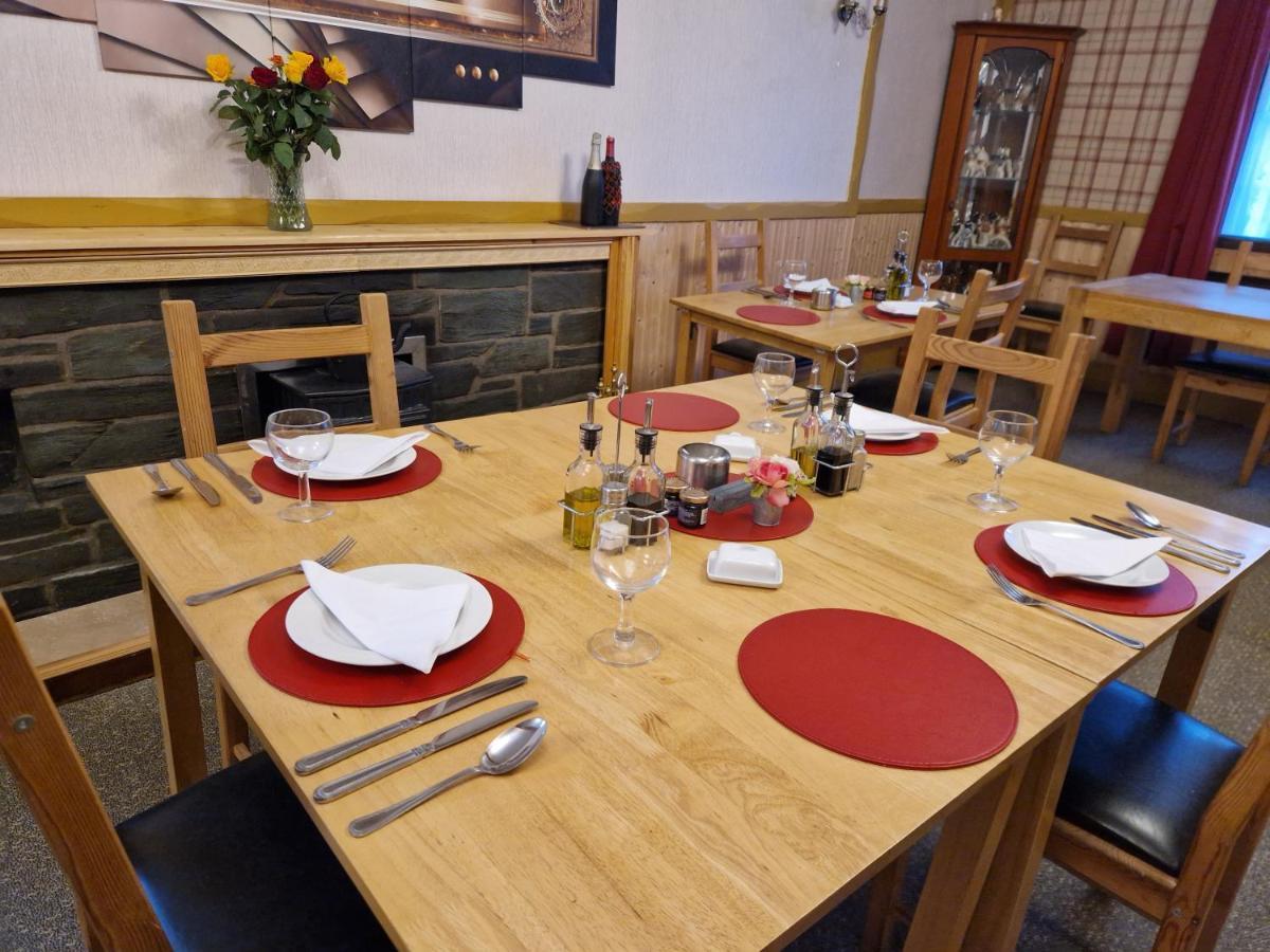 Ty Llew Hotel Llandysilio Luaran gambar