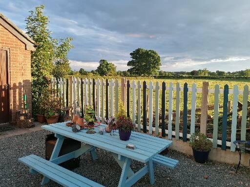 Ty Llew Hotel Llandysilio Luaran gambar