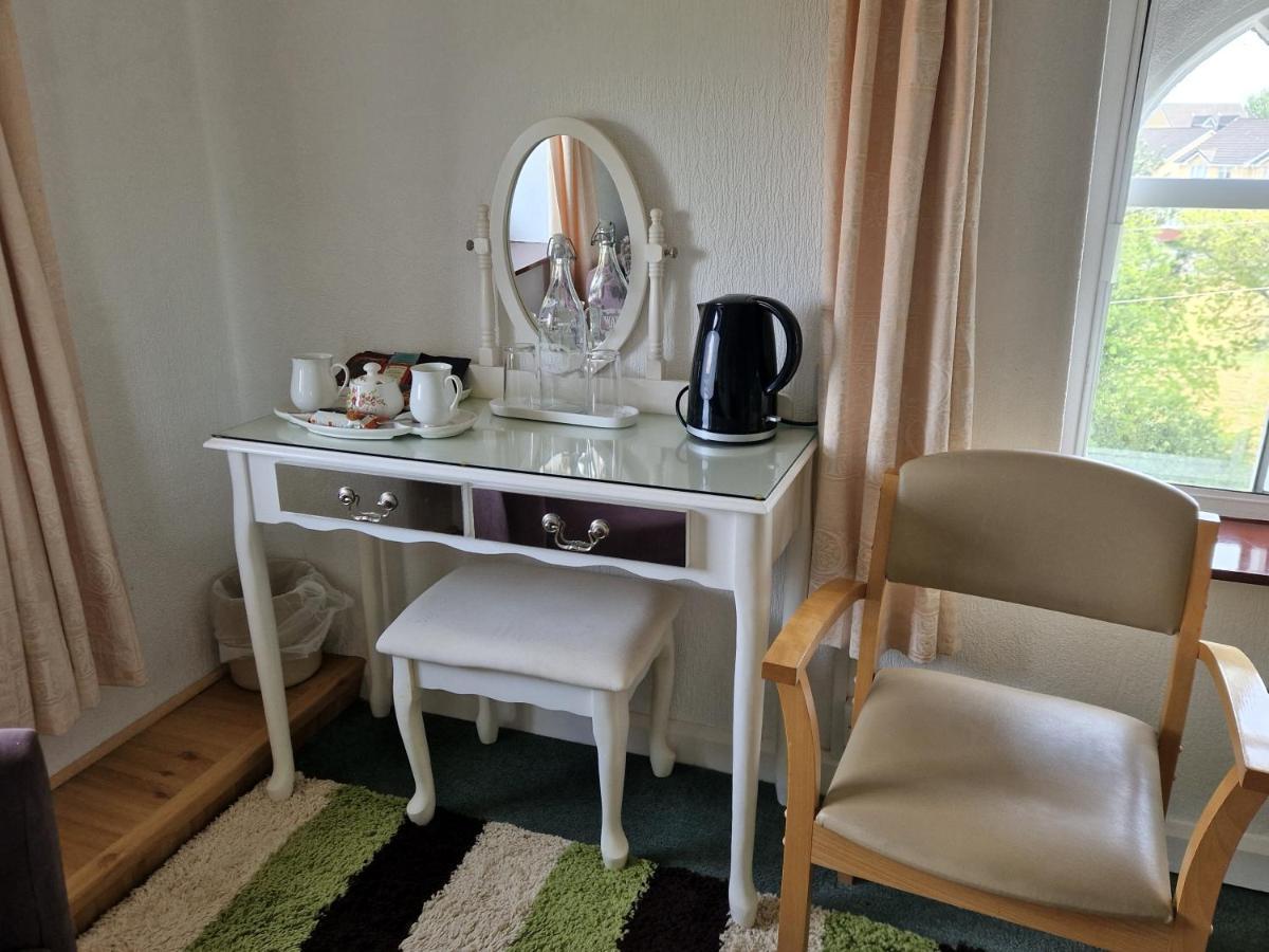 Ty Llew Hotel Llandysilio Luaran gambar