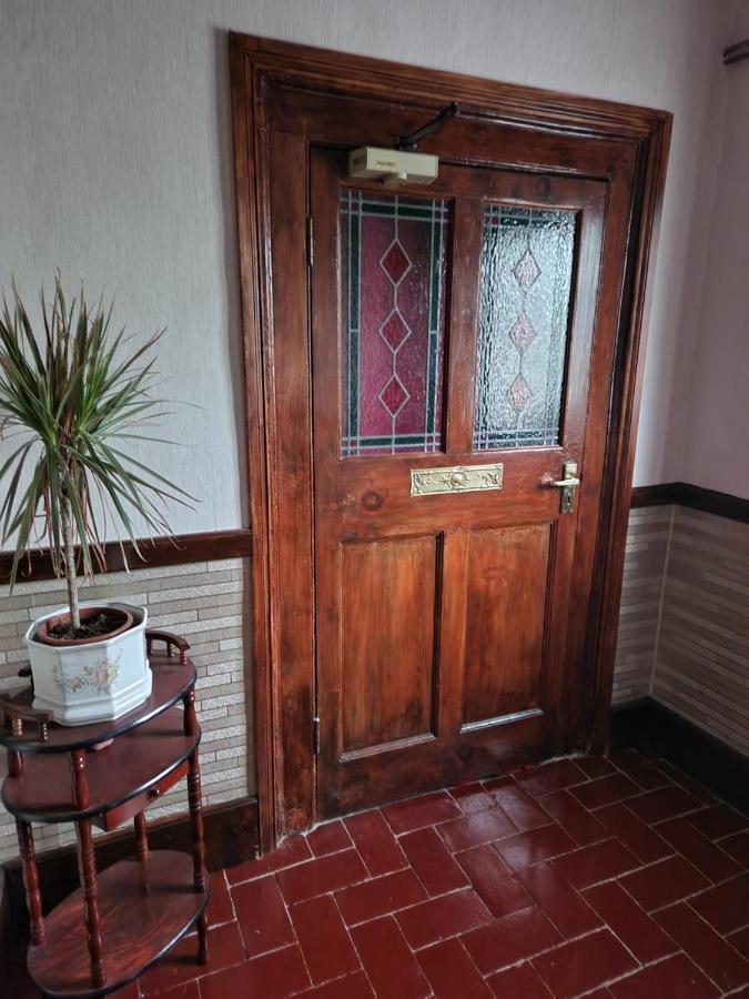 Ty Llew Hotel Llandysilio Luaran gambar