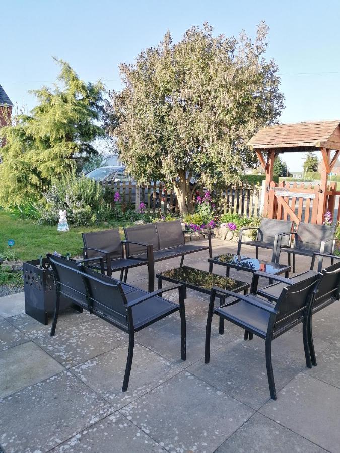 Ty Llew Hotel Llandysilio Luaran gambar
